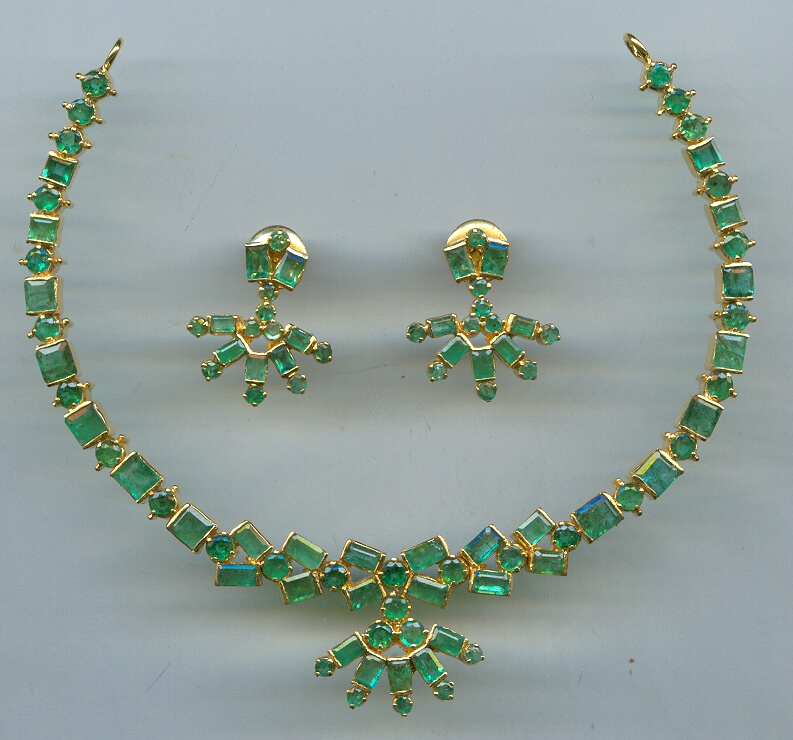 GOLD HALF SET ROUND REALSTONE EXCLUSIVE