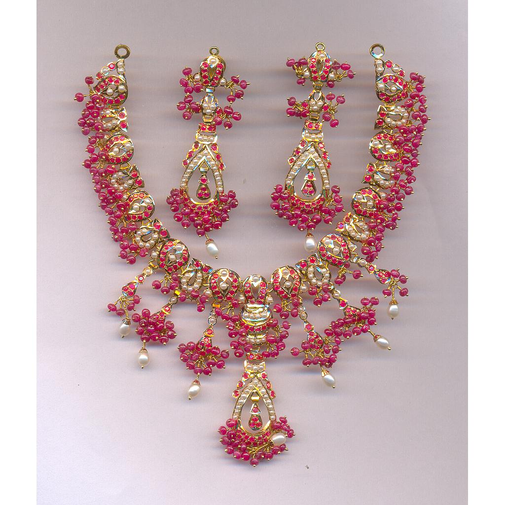 GOLD HALF SET ROUND REALSTONE FANCY