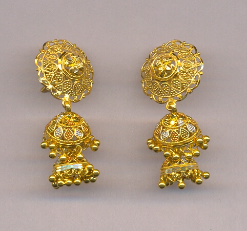 GOLD HANGING