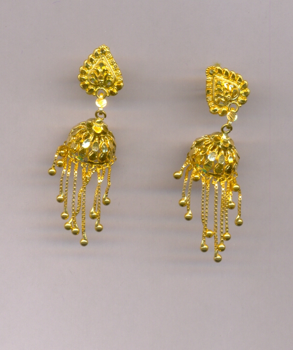 GOLD HANGING