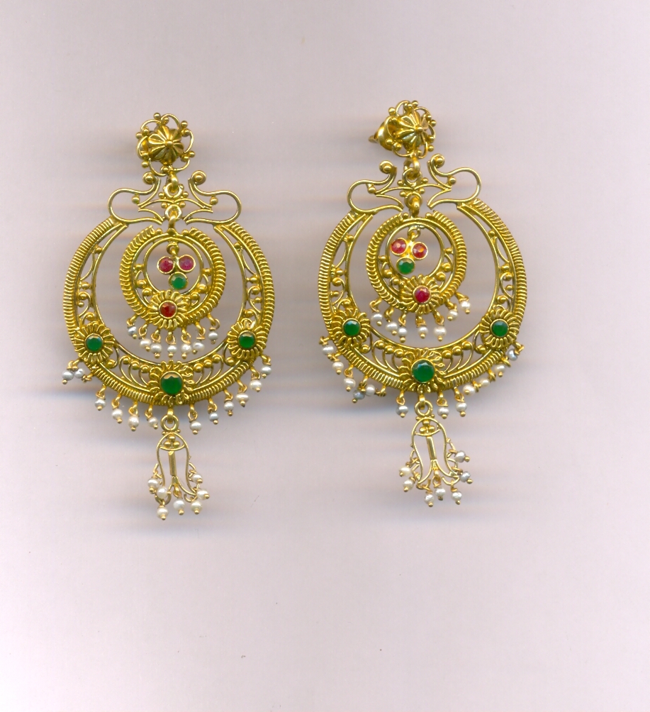 GOLD HANGING ANTIQUE EXCLUSIVE