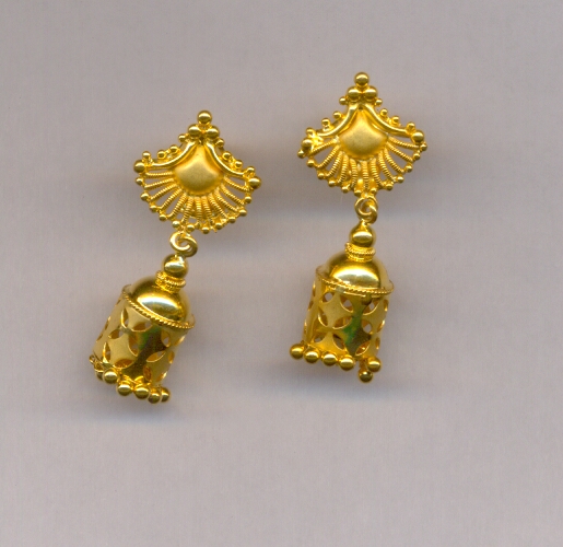 GOLD HANGING CASTING EXCLUSIVE