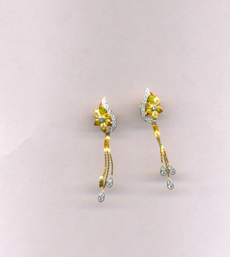 GOLD HANGING CASTING EXCLUSIVE
