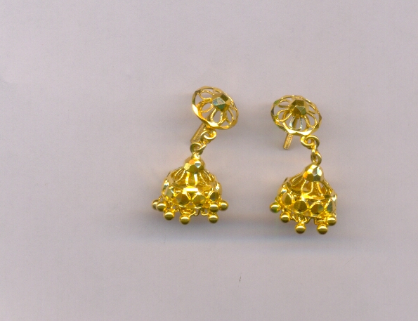 GOLD HANGING CASTING EXCLUSIVE