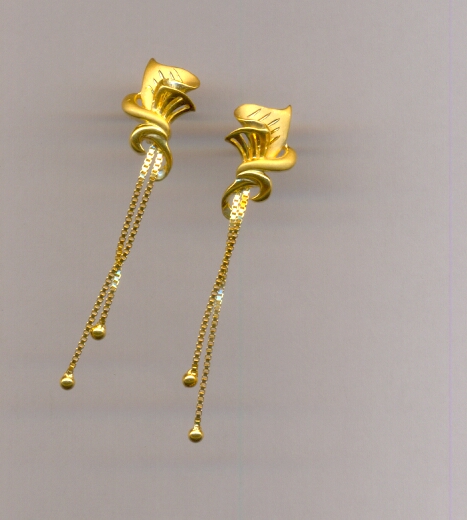 GOLD HANGING CASTING EXCLUSIVE