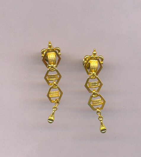 GOLD HANGING CASTING EXCLUSIVE