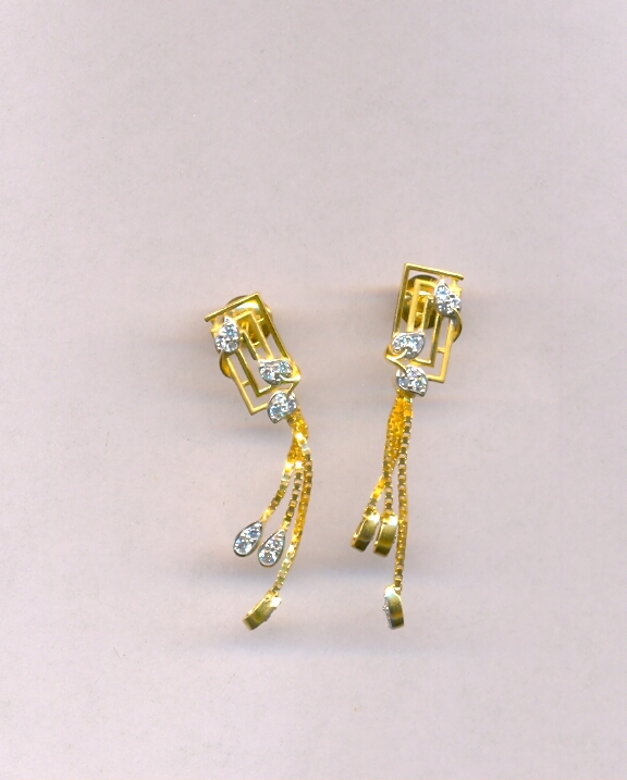 GOLD HANGING CASTING EXCLUSIVE