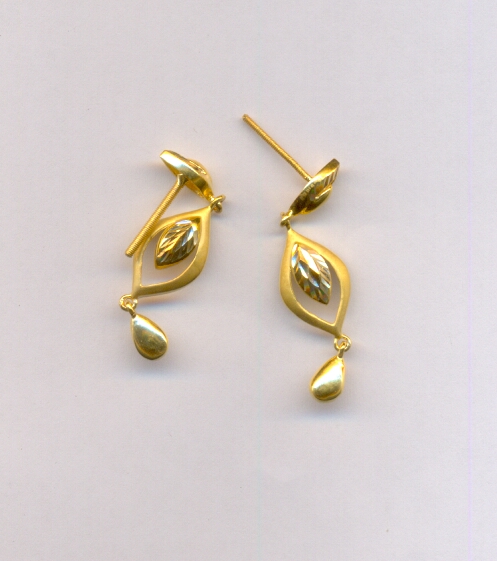 GOLD HANGING CASTING EXCLUSIVE