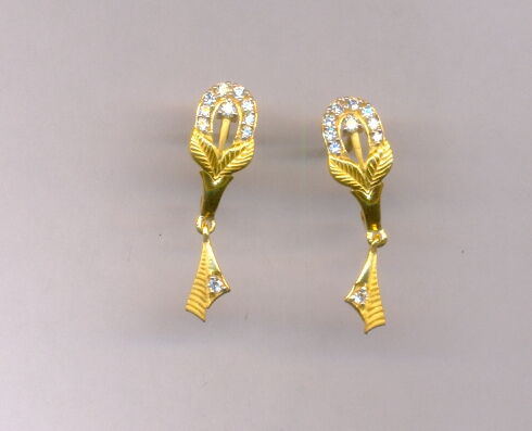 GOLD HANGING CASTING EXCLUSIVE