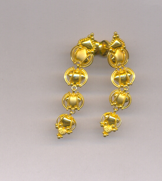 GOLD HANGING CASTING EXCLUSIVE