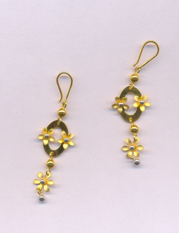 GOLD HANGING CASTING EXCLUSIVE