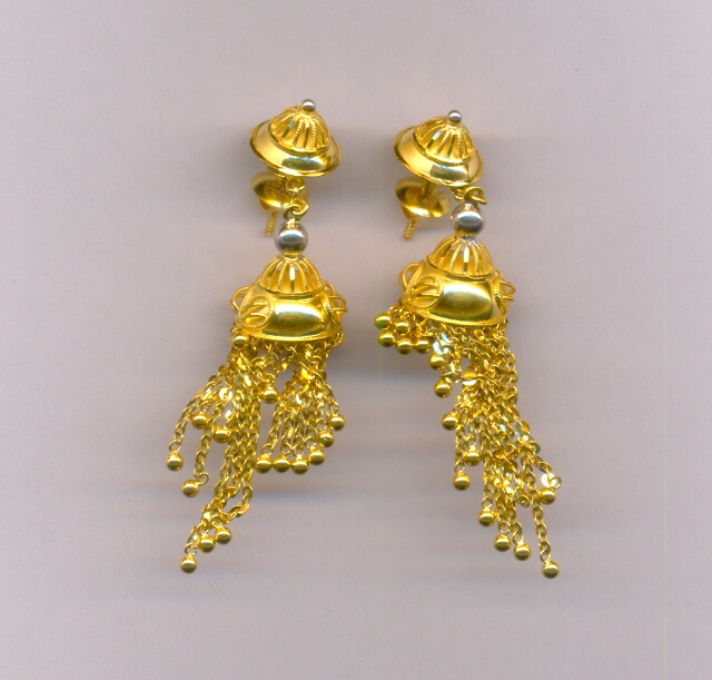 GOLD HANGING CASTING EXCLUSIVE