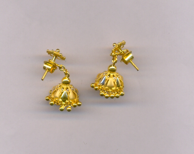 GOLD HANGING CASTING EXCLUSIVE