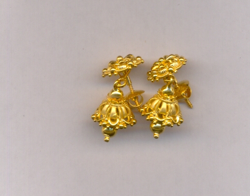 GOLD HANGING CASTING EXCLUSIVE