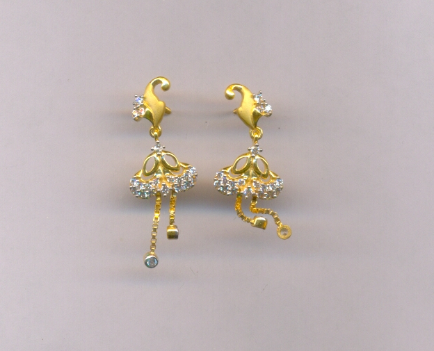 GOLD HANGING CASTING EXCLUSIVE