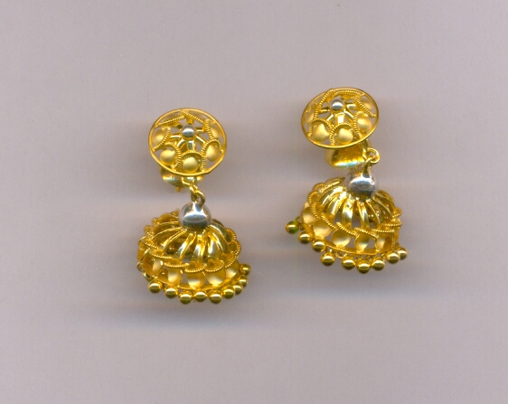 GOLD HANGING CASTING EXCLUSIVE