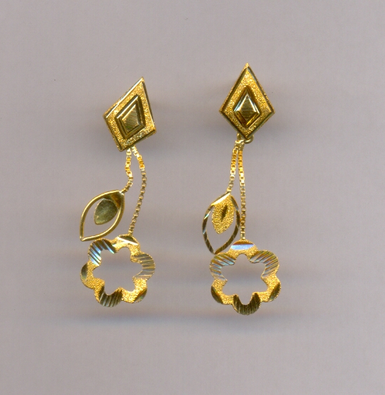 GOLD HANGING CASTING EXCLUSIVE