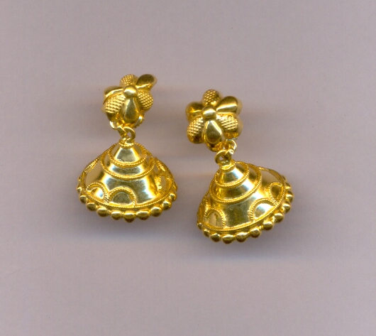 GOLD HANGING CASTING EXCLUSIVE