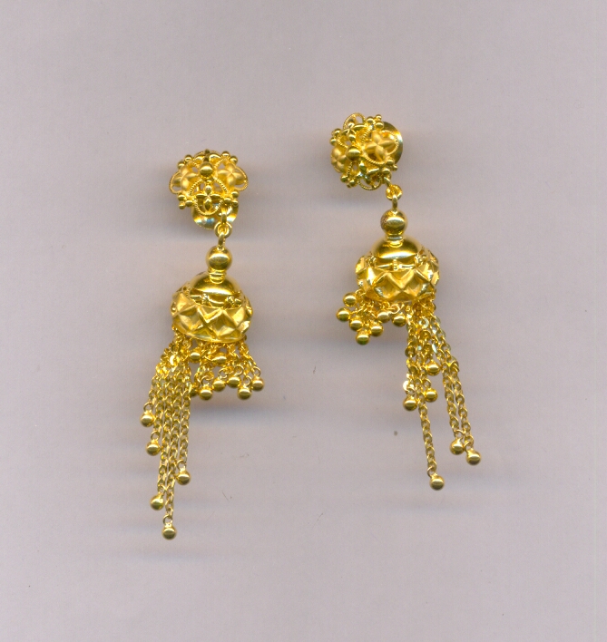 GOLD HANGING CASTING EXCLUSIVE