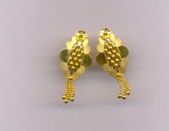 GOLD HANGING CASTING EXCLUSIVE