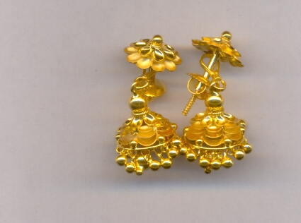 GOLD HANGING CASTING EXCLUSIVE