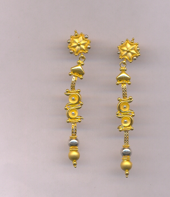 GOLD HANGING CASTING EXCLUSIVE