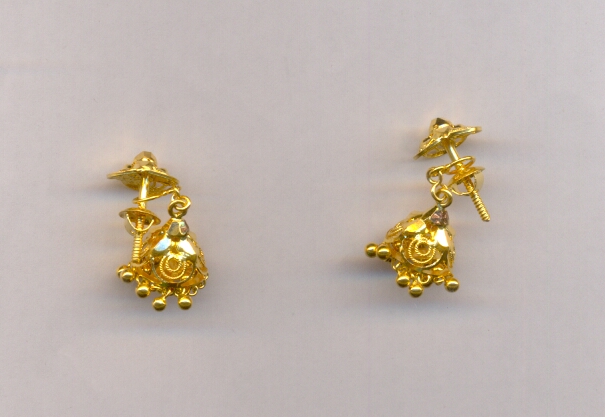 GOLD HANGING CASTING EXCLUSIVE