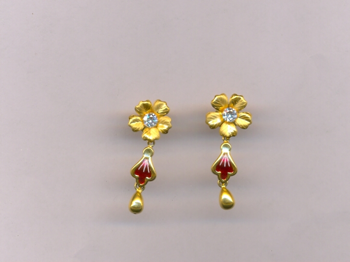GOLD HANGING CASTING EXCLUSIVE