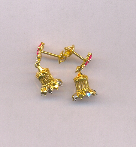 GOLD HANGING CASTING EXCLUSIVE