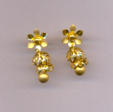 GOLD HANGING CASTING EXCLUSIVE