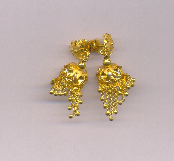 GOLD HANGING CASTING EXCLUSIVE