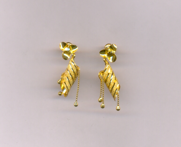 GOLD HANGING PLAIN FANCY