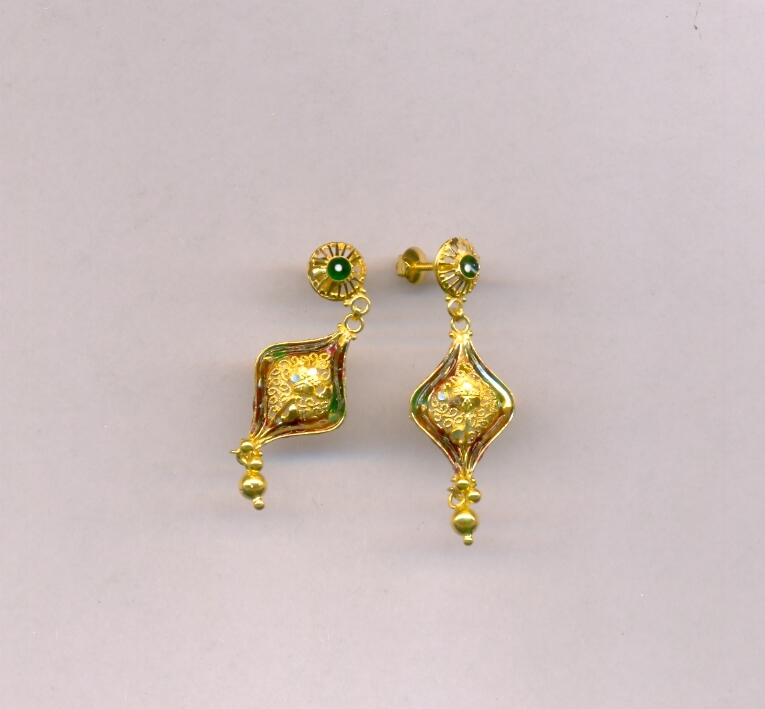 GOLD HANGING PLAIN FANCY