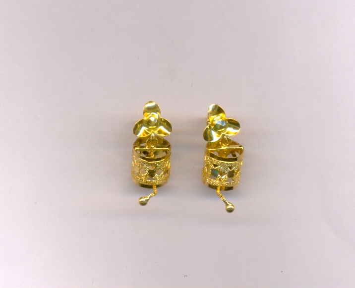 GOLD HANGING PLAIN FANCY