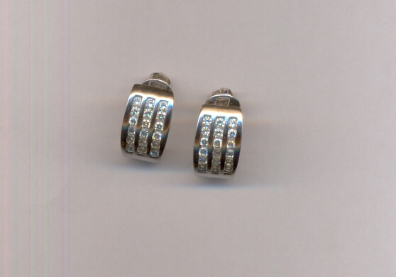 DIAMOND EARRING