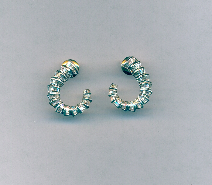 DIAMOND EARRING