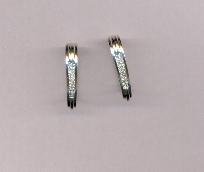 DIAMOND EARRING