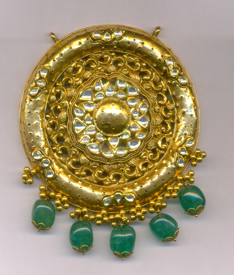 GOLD PENDENT ANTIQUE FANCY
