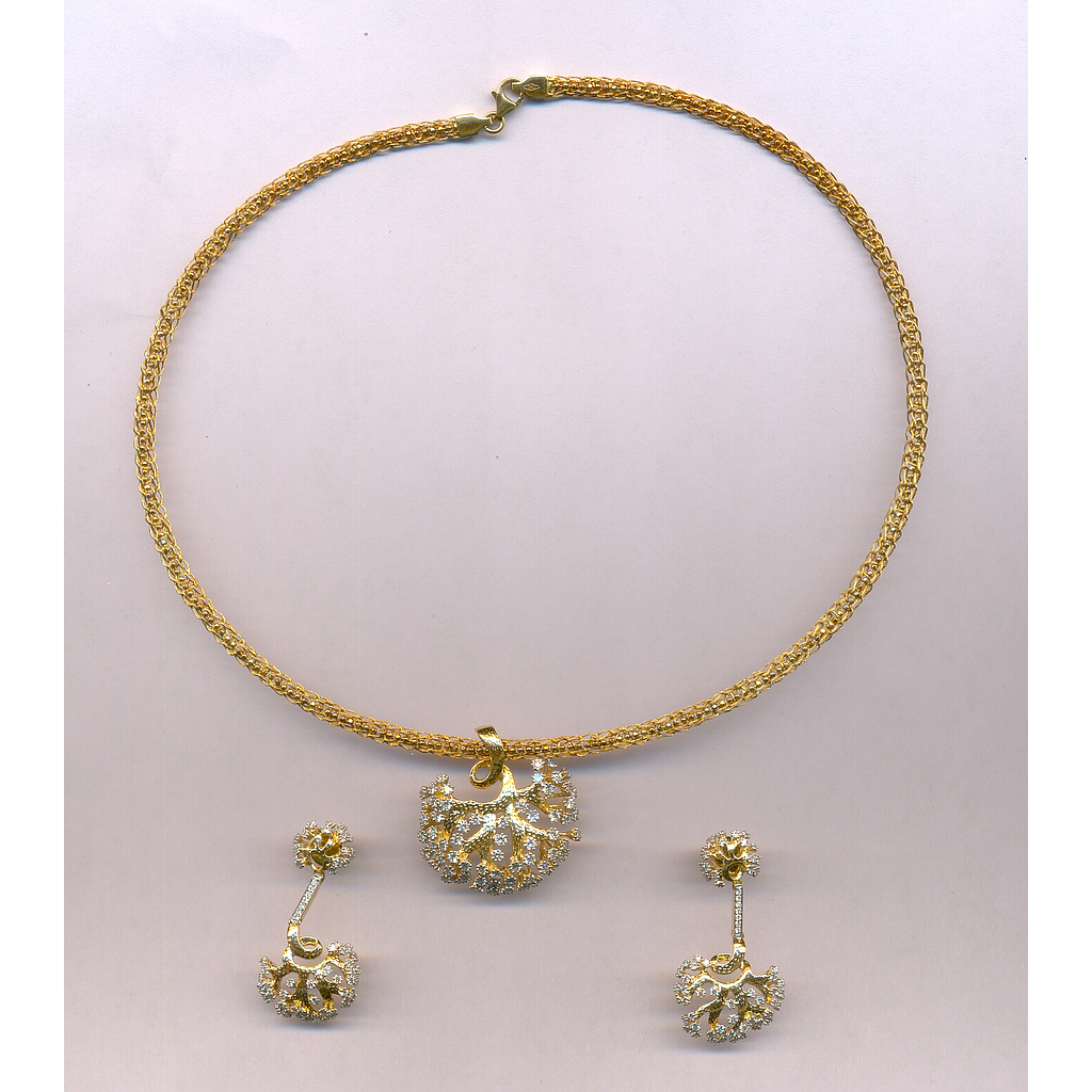 DIAMOND SET PENDENT