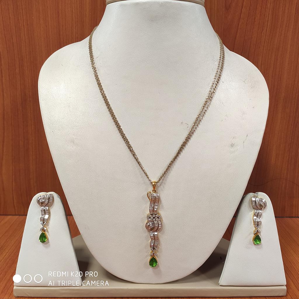 DIAMOND HALF SET PENDENT FANCY