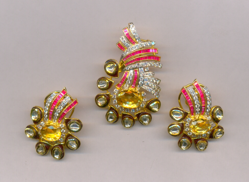 DIAMOND SET PENDENT POLKI