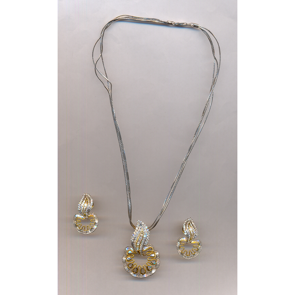 DIAMOND SET PENDENT POLKI