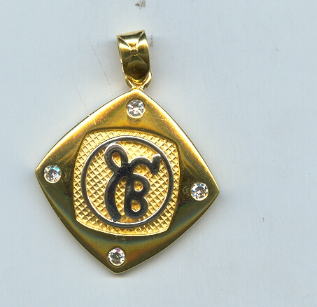 GOLD PENDENT DESIGNER EXCLUSIVE