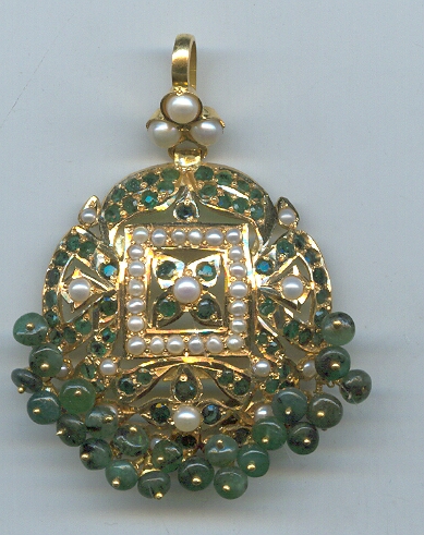 GOLD PENDENT REALSTONE EXCLUSIVE