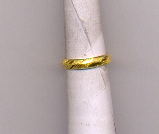 GOLD RING