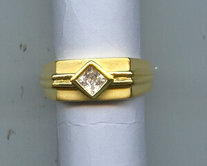 GOLD RING GENTS DESIGNER EXCLUSIVE