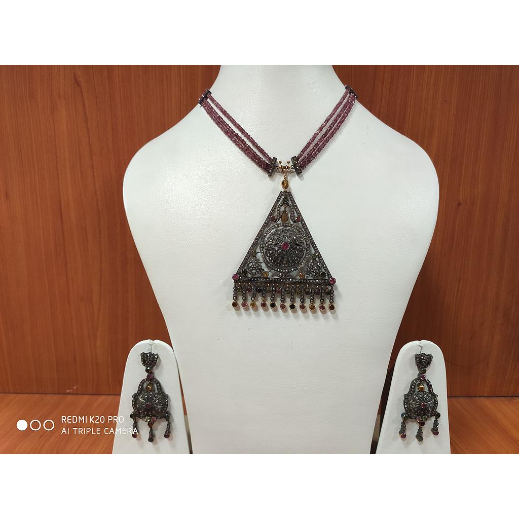 DIAMOND SET PENDENT