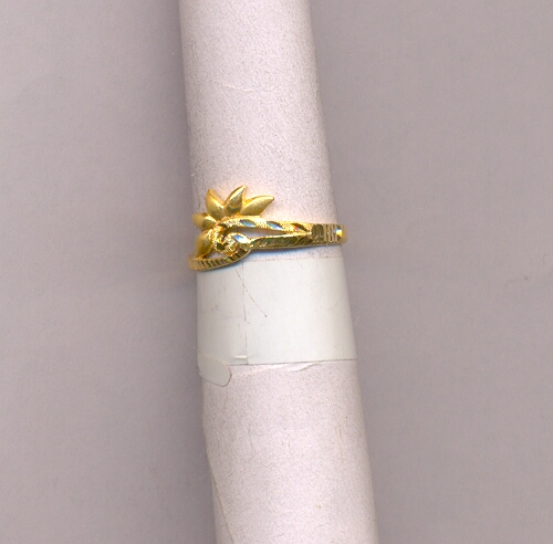 GOLD RING LADIES CASTING
