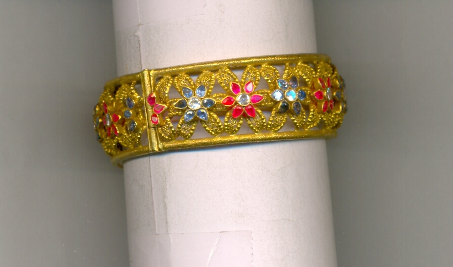 GOLD BANGLE ANTIQUE