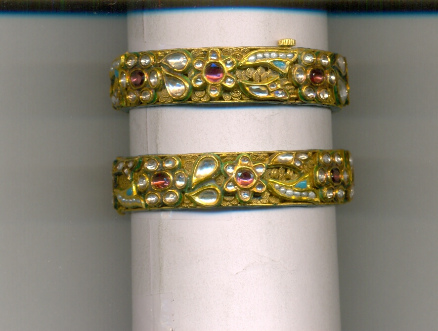 GOLD BANGLE KUNDAN